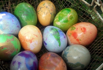 Πώς να βάψετε τα αυγά για το Πάσχα, βήμα προς βήμα οδηγίες με φωτογραφία