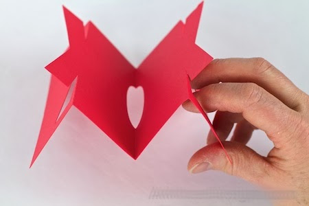 Κάνουμε ένα όμορφο ογκομετρικό βαλεντίνο στις 14 Φεβρουαρίου - μια τάξη master με μια φωτογραφία