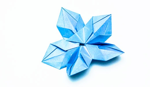 Πώς να κάνει ένα λουλούδι origami με τα χέρια σας