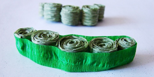 Crafts για τις 9 Μαΐου με τα χέρια τους: μια δεξαμενή χαρτιού