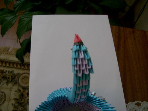 Πώς να κάνει ένα origami κύκνο από τις ενότητες - βήμα προς βήμα οδηγίες με φωτογραφίες και βίντεο