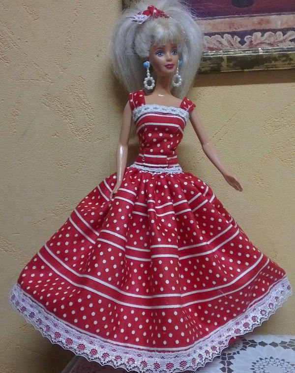 Φορέματα για τα χέρια της Barbie - μοτίβα και σχέδια