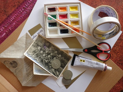 Scrapbooking: ένα χειροποίητο από τις 9 Μαΐου με τα χέρια τους στο σχολείο Scrapbooking: ένα χειροποίητο από τις 9 Μαΐου με τα χέρια τους στο σχολείο