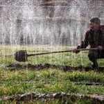 Πότισμα ψεκάζοντας τα χέρια σας - βίντεο Πότισμα ψεκάζοντας τα χέρια σας - βίντεο