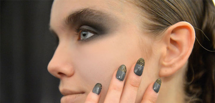Glitter και Swarovski πέτρες ως μια τάση του χειμερινού χειμώνα 2016-2017