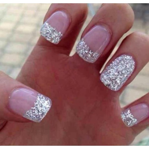 Glitter και Swarovski πέτρες ως μια τάση του χειμερινού χειμώνα 2016-2017