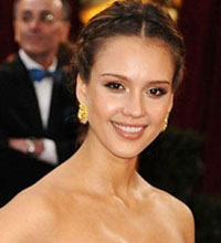 Οβάλ πρόσωπο: Jessica Alba