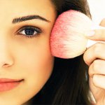 Πώς να εφαρμόσετε το blusher σωστά Πώς να εφαρμόσετε το blusher σωστά
