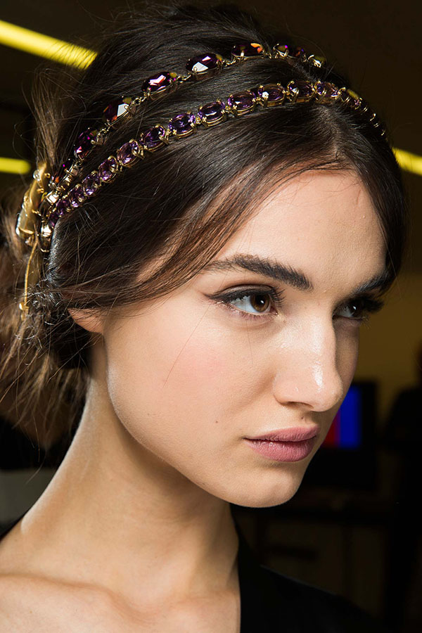 Mascara και μια συλλογή προϊόντων για τέλειο make-up. Τάσεις μακιγιάζ Φθινόπωρο-Χειμώνας 2016