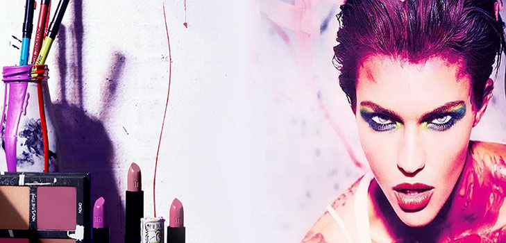 Καλοκαιρινή συλλογή μακιγιάζ Urban Decay 2017 για θαρραλέες γυναίκες της μόδας