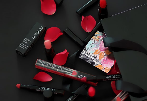 Εορταστικό make-up με διακοσμητική συλλογή Artdeco Hypnotic Blossom