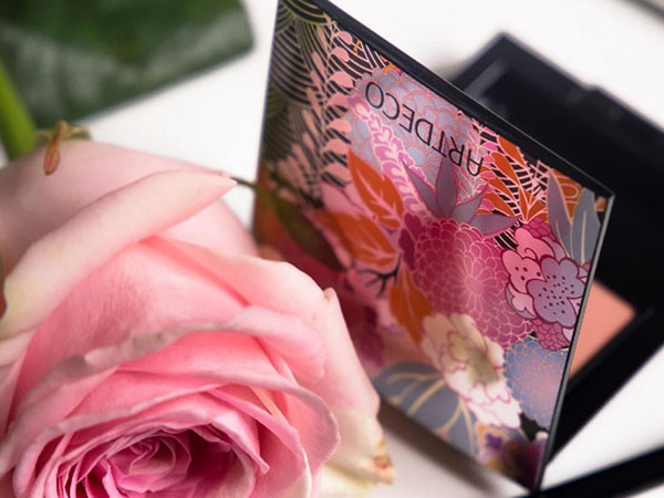 Εορταστικό make-up με διακοσμητική συλλογή Artdeco Hypnotic Blossom