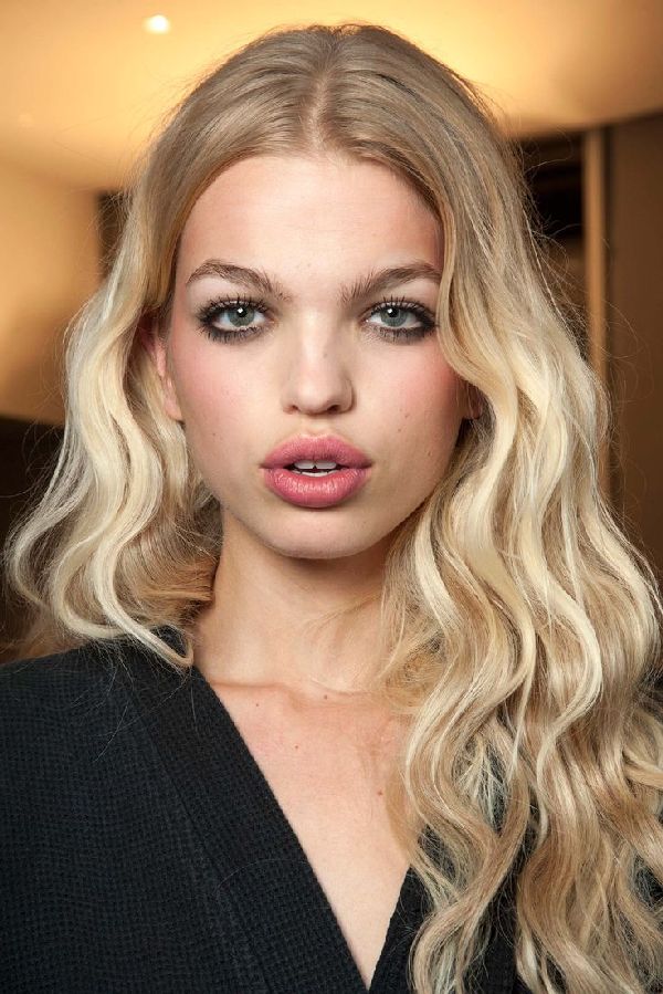 Hairstyle για το Νέο Έτος του Firecracker από τα χέρια του - ιδέες μόδας για μικρές, μεσαίες, μακριά μαλλιά, φωτογραφία