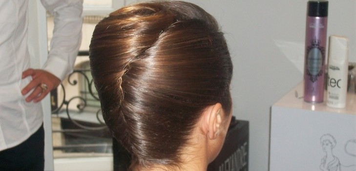 Hairstyle ενός κελύφους