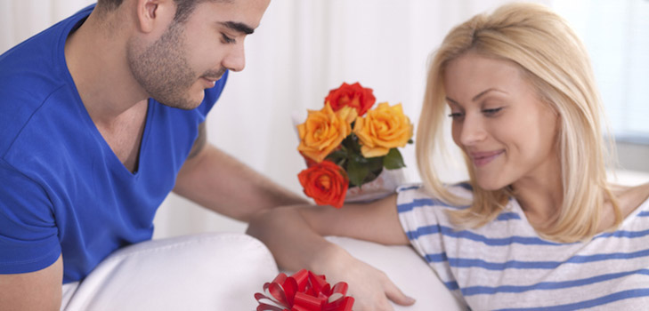 Πώς να διδάξει ο σύζυγός της να δώσει δώρα: 6 συμβουλές για έναν ψυχολόγο