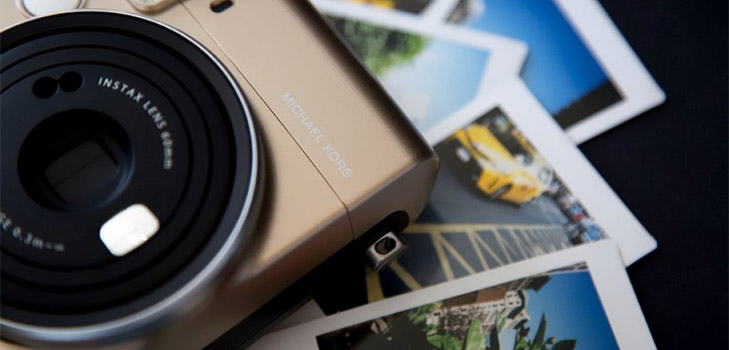 Φωτογραφική μηχανή μόδας: Michael Kors X Fijifilm Instax Mini 70