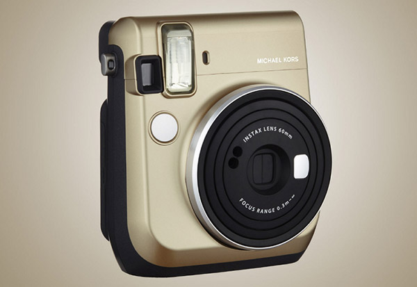 Φωτογραφική μηχανή μόδας: Michael Kors X Fijifilm Instax Mini 70