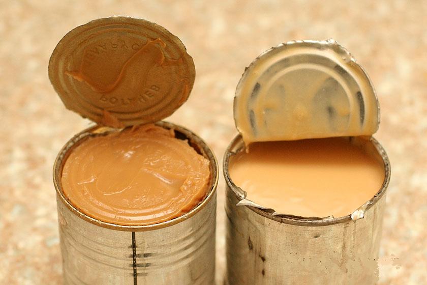 Πώς να μαγειρέψετε το συμπυκνωμένο γάλα σε ένα κουτί;