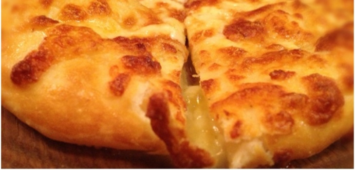 σπασμένο khachapuri