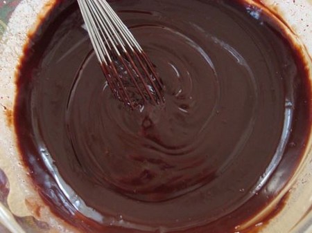 Πώς να κάνετε μια κρέμα για capkake: κρέμα γάλακτος, τυρί και κρέμα γάλακτος συμπυκνωμένο, μια συνταγή με μια φωτογραφία