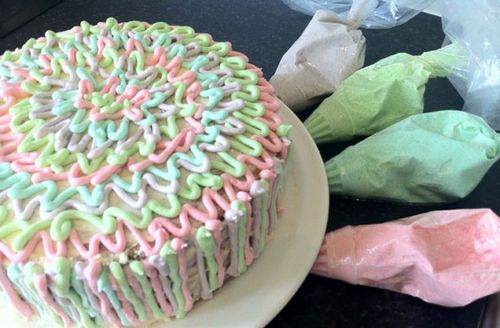 Η συνταγή για ένα νόστιμο και ασυνήθιστο cupcake σε ένα multivark - βήμα προς βήμα με τη φωτογραφία