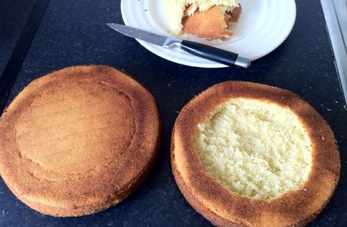 Η συνταγή για ένα νόστιμο και ασυνήθιστο cupcake σε ένα multivark - βήμα προς βήμα με τη φωτογραφία