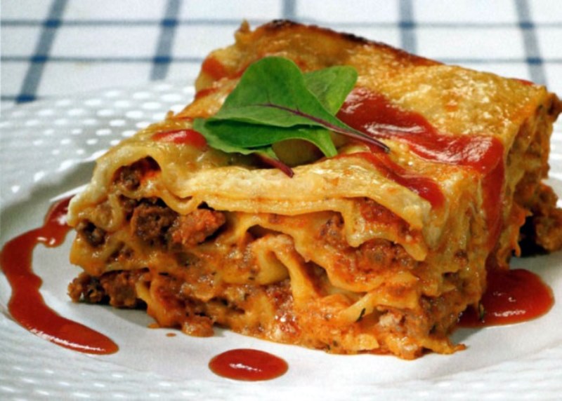 Lasagna: μια συνταγή που θα βουτήξει στον κόσμο της ιταλικής κουζίνας