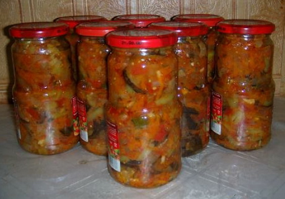 Μελιτζάνα σαλάτα για το χειμώνα