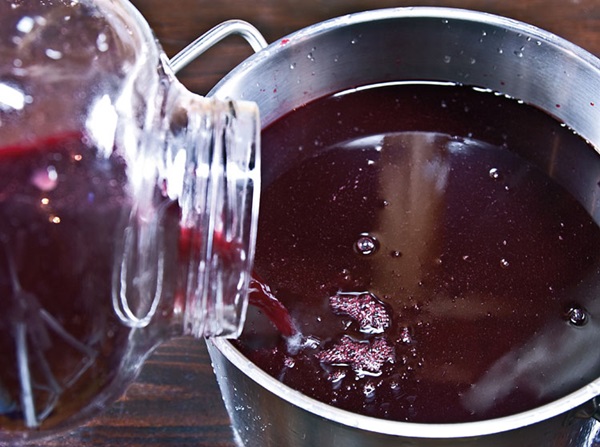 Σπιτικό κρασί από chokeberry