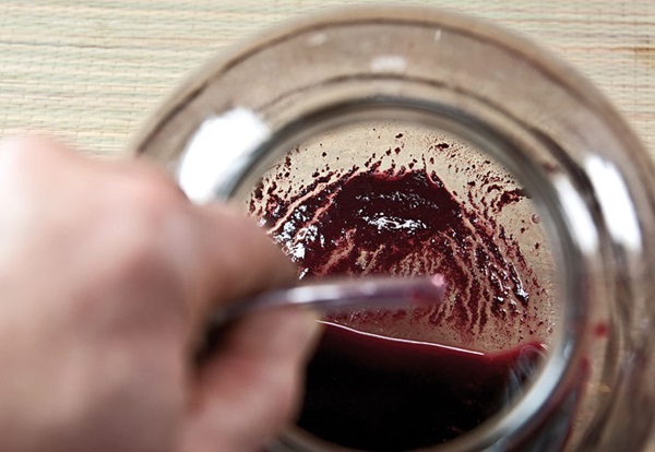 Σπιτικό κρασί από chokeberry