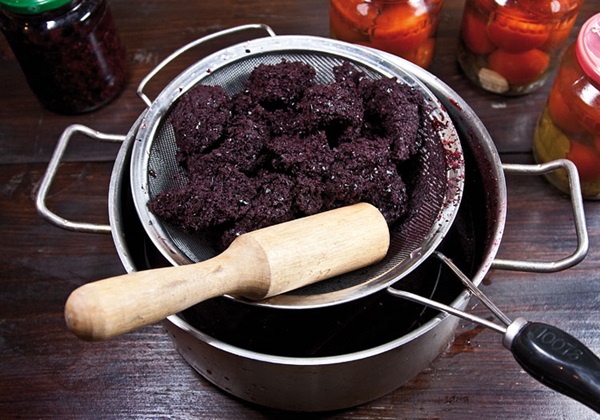Σπιτικό κρασί από chokeberry