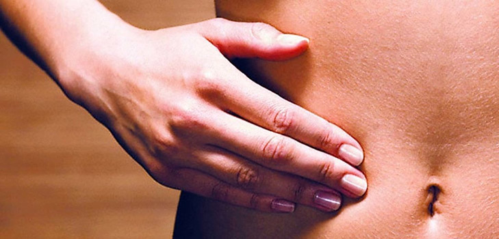 Πόνος στη δεξιά πλευρά στο επίπεδο της μέσης