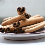 Αιθέριο έλαιο κανέλας Αιθέριο έλαιο κανέλας